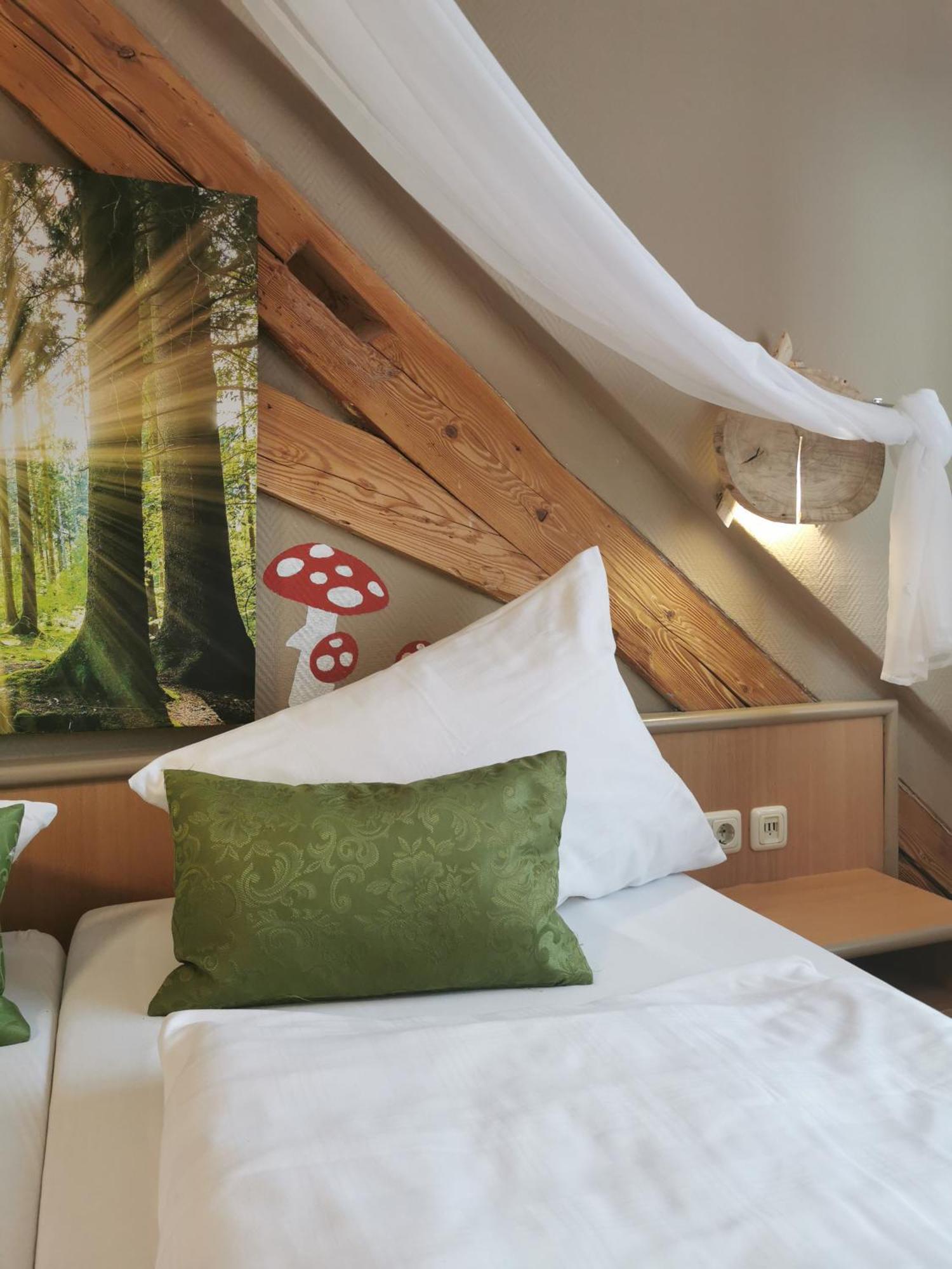 Gasthaus & Hotel Drei Lilien Werbach Екстер'єр фото